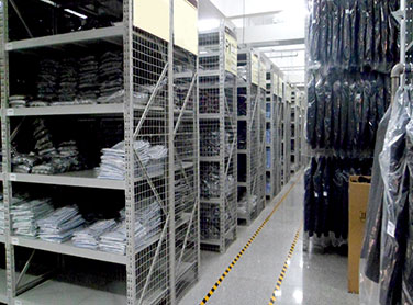 领头羊服装工厂实景_仓库